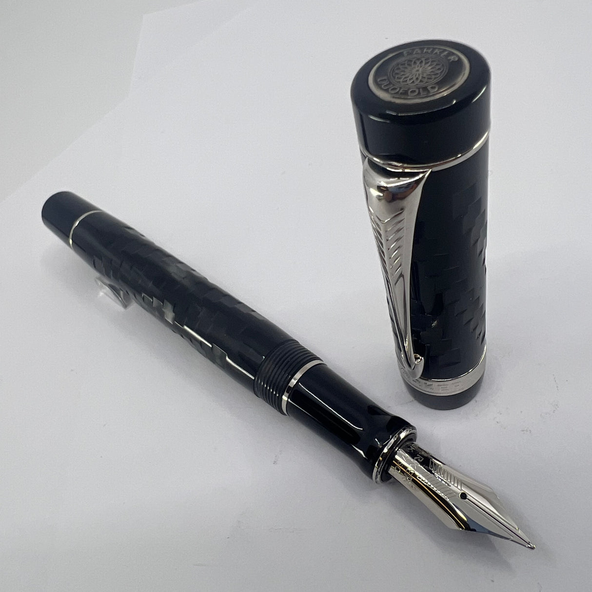 Parker DNA Duofold Limited Edition Fountain Pen - Medium 18kt Gold Nib