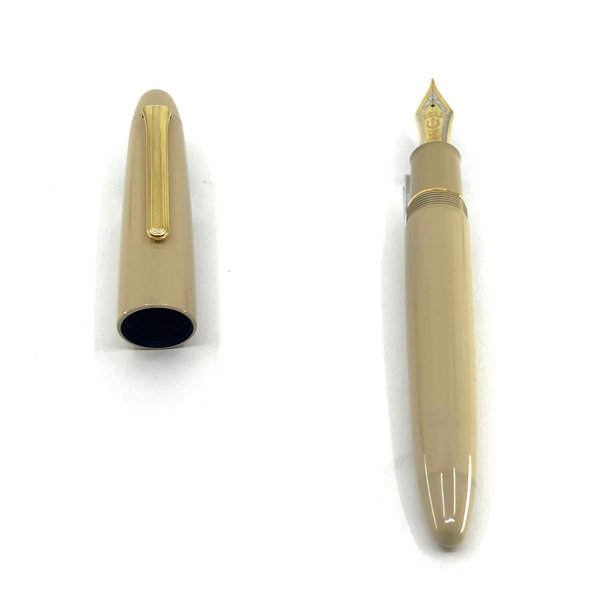Sailor King Of Pens - Ivory Urushi Ebonite Fountain Pen - Medium 21kt Gold Nib