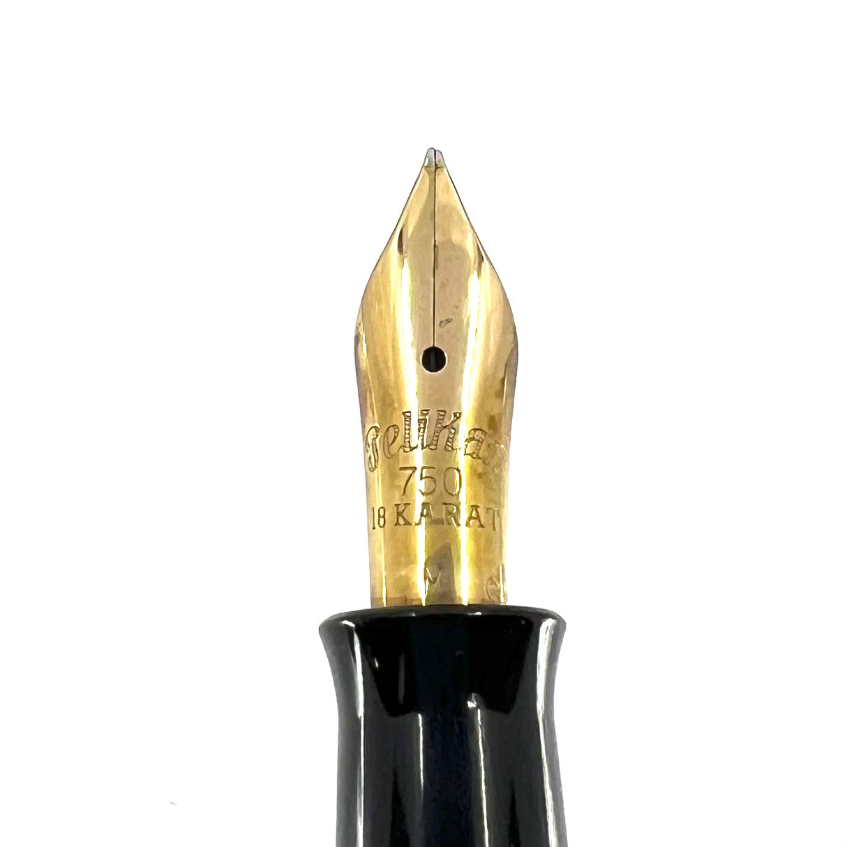 Pelikan Limited Edition 18kt Gold Covered Barrel "1931 Originals of Their Time" - Medium 18kt Gold Nib.