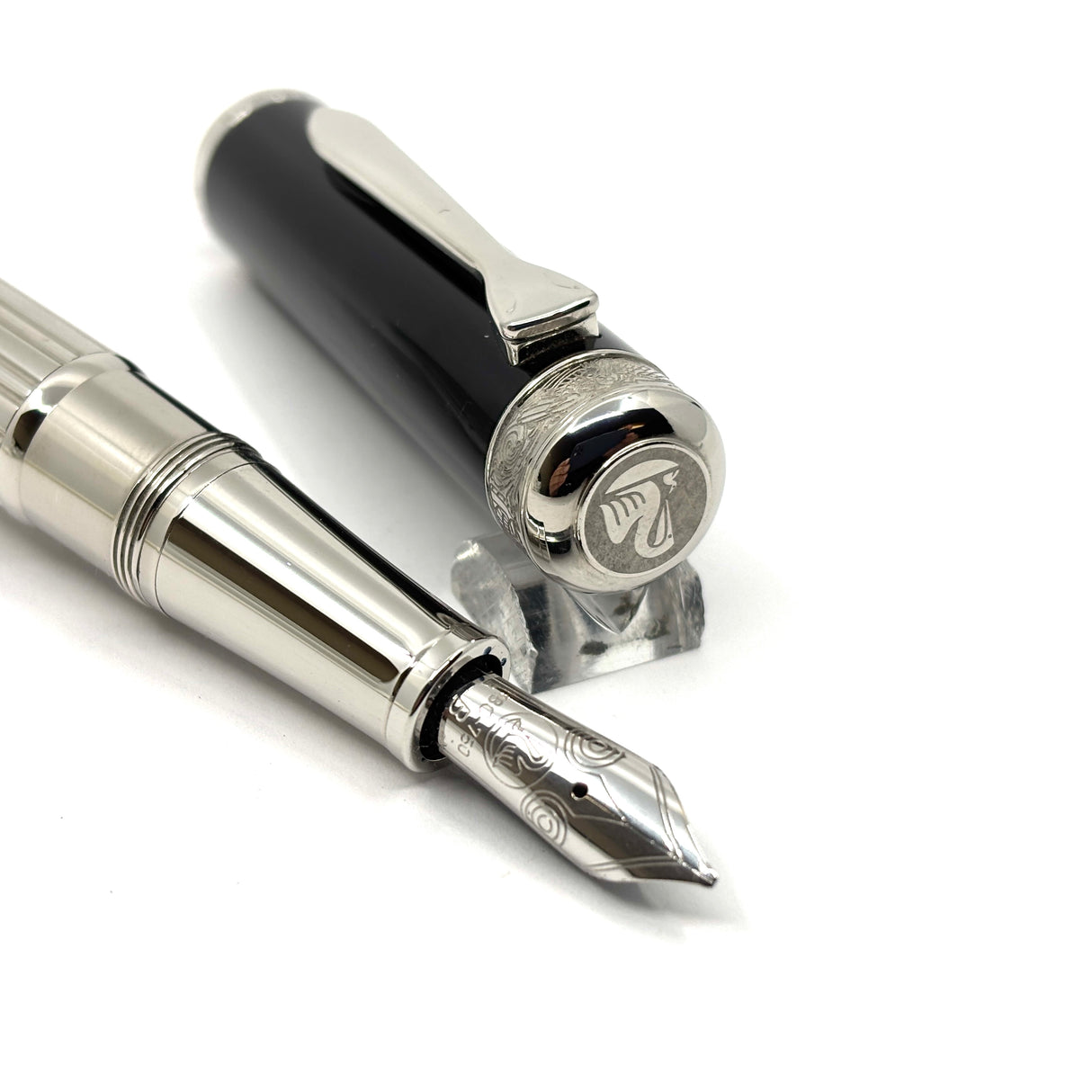 Pelikan M7005 Majesty Fountain Pen - Black Cap/Sterling Silver Barrel