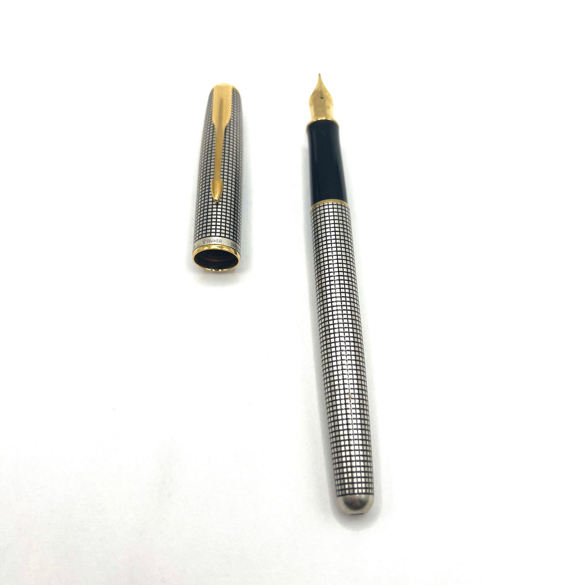 Parker Sonnet Sterling Silver Cisele Cross Hatch Fountain Pen - Medium 18kt Gold Nib