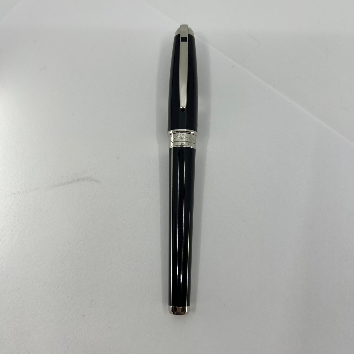 S.T. Dupont Orpheo (Largest Size) Black Laque de Chine Fountain Pen - Medium 18kt Gold Nib