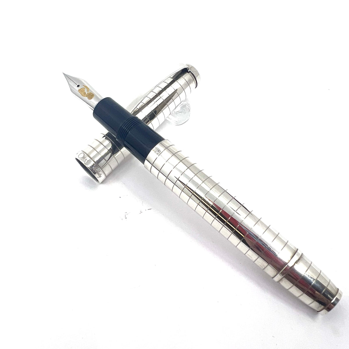 OMAS Horizontal Lined Sterling Silver Overlay Fountain Pen - Extra Fine 18kt Gold Nib