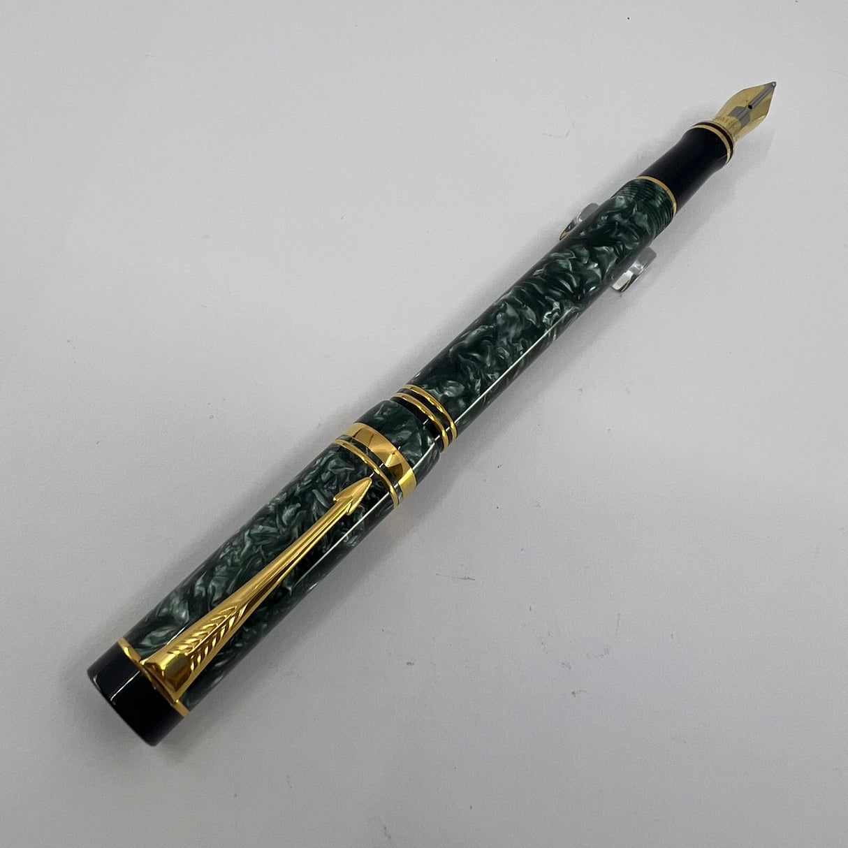 Parker International Duofold Green Marble Fountain Pen - Medium 18kt Gold Nib