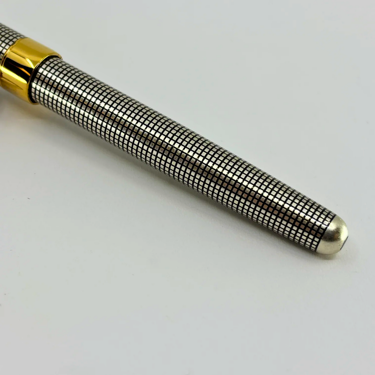 Parker Sonnet Sterling Silver Cisele Cross Hatch Fountain Pen - Broad 18kt Gold Nib