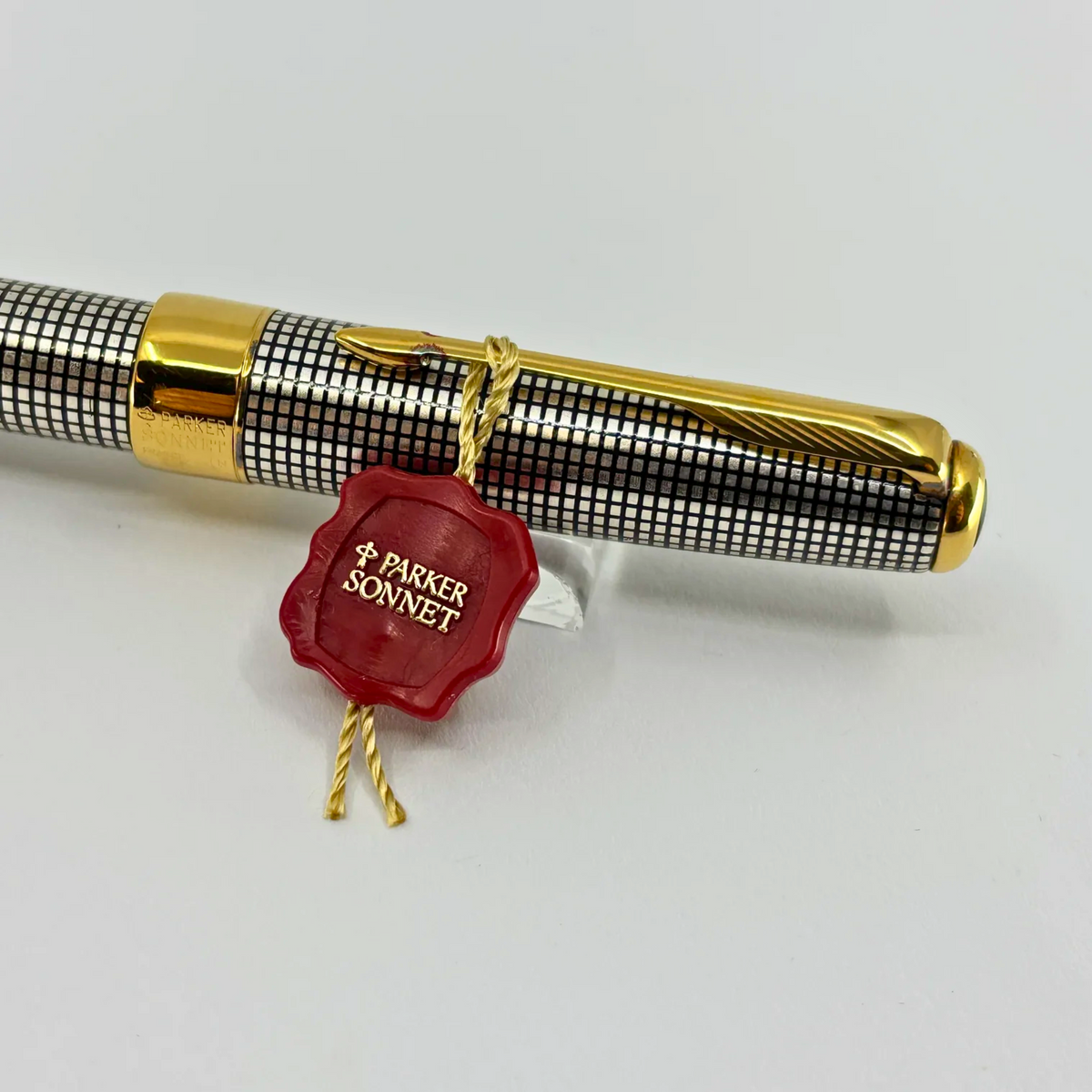 Parker Sonnet Sterling Silver Cisele Cross Hatch Fountain Pen - Broad 18kt Gold Nib