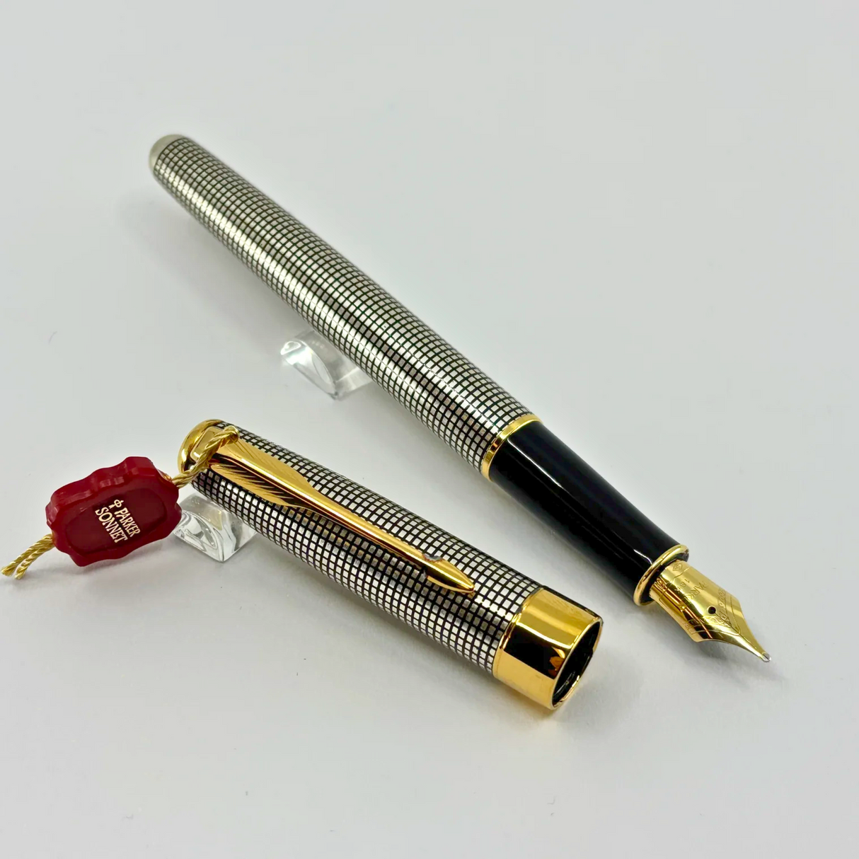 Parker Sonnet Sterling Silver Cisele Cross Hatch Fountain Pen - Broad 18kt Gold Nib