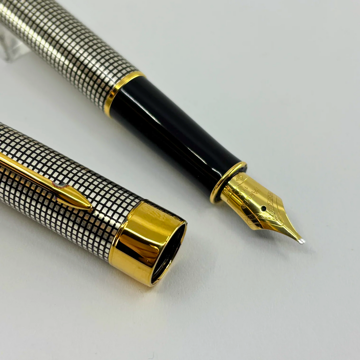 Parker Sonnet Sterling Silver Cisele Cross Hatch Fountain Pen - Broad 18kt Gold Nib