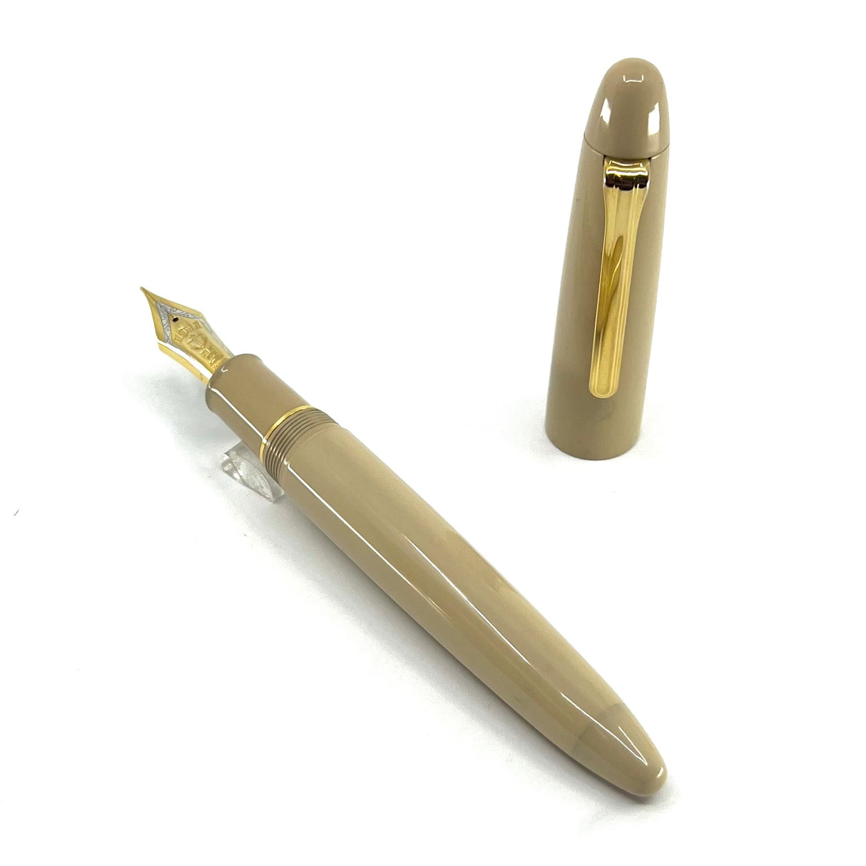 Sailor King Of Pens - Ivory Urushi Ebonite Fountain Pen - Medium 21kt Gold Nib