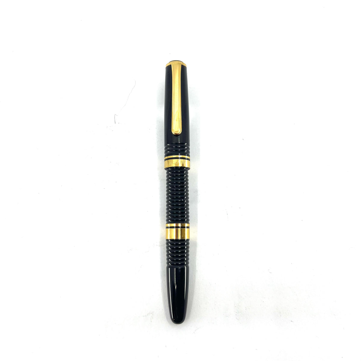 Platinum #3776 "Gathered"/Ribbed Black Fountain Pen - Broad 14kt Gold Nib
