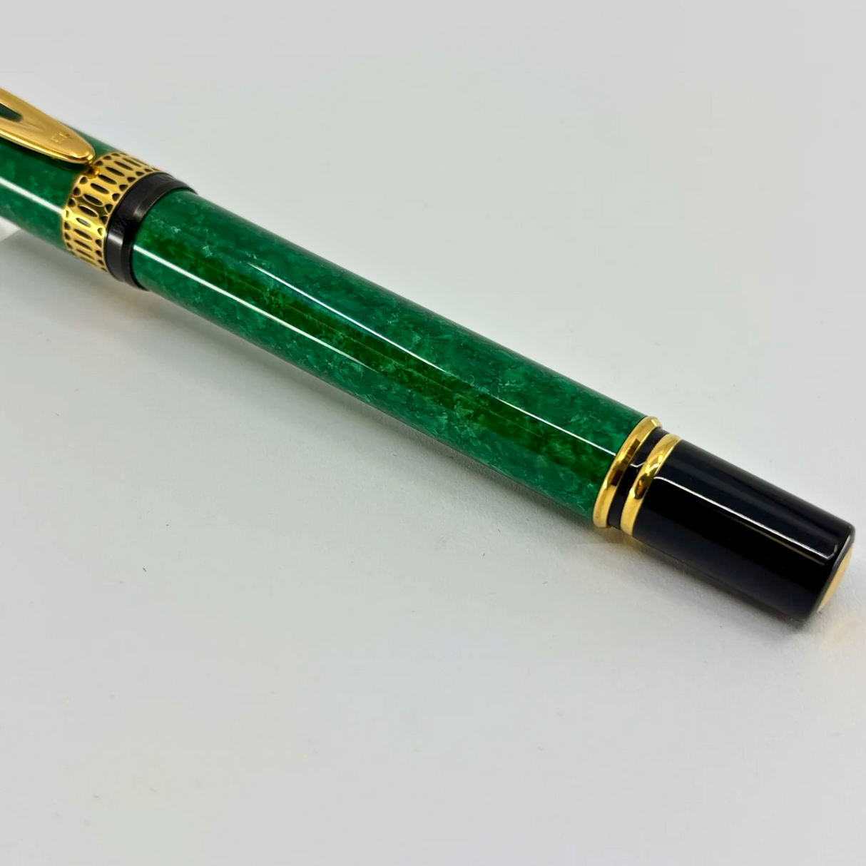 Waterman Patrician Green Marble Fountain Pen- Fine 18kt Gold Nib