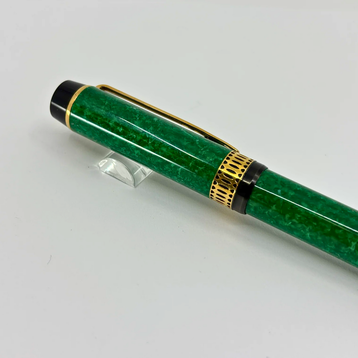 Waterman Patrician Green Marble Fountain Pen- Fine 18kt Gold Nib