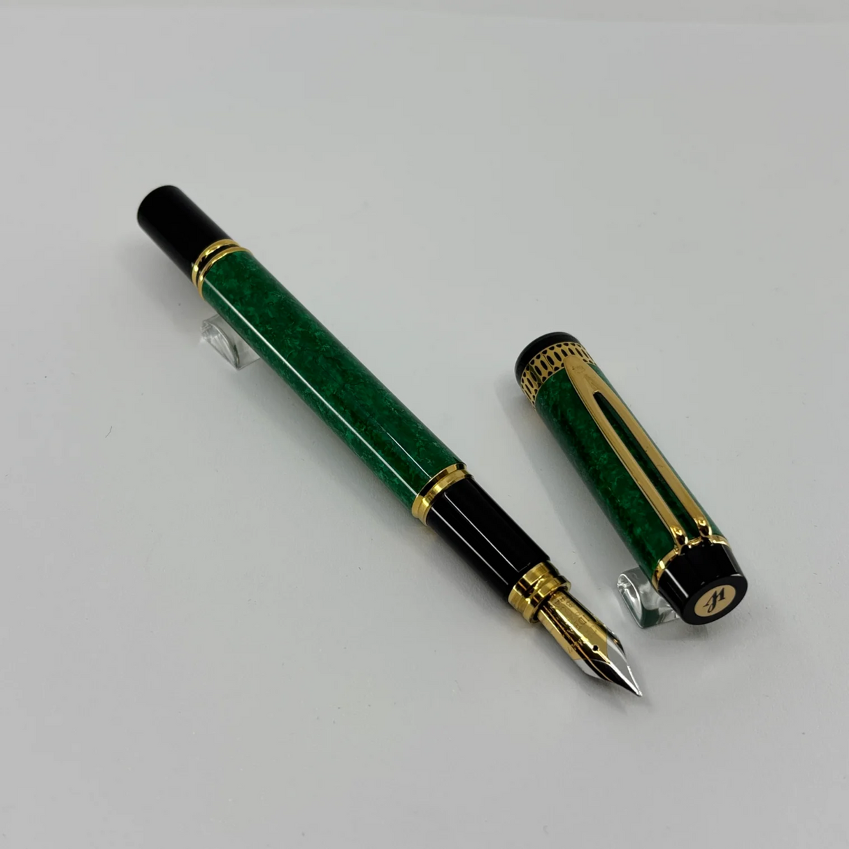 Waterman Patrician Green Marble Fountain Pen- Fine 18kt Gold Nib