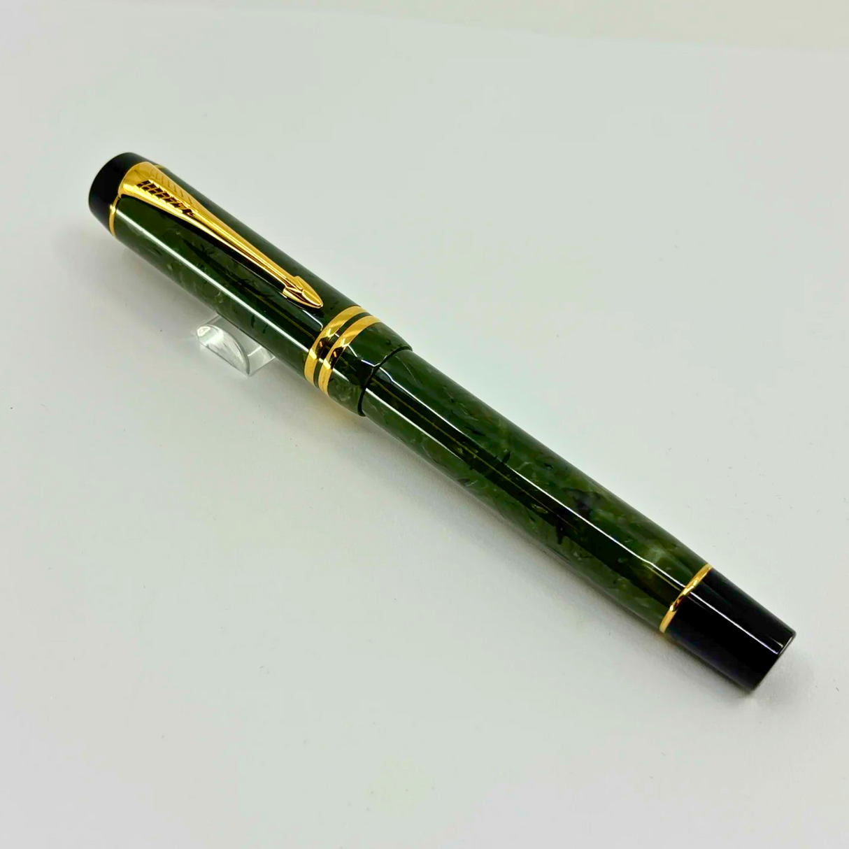 Parker Centennial (Largest Size) Duofold Jade Marble (Grayish Green) Fountain Pen - Broad 18kt Gold Nib