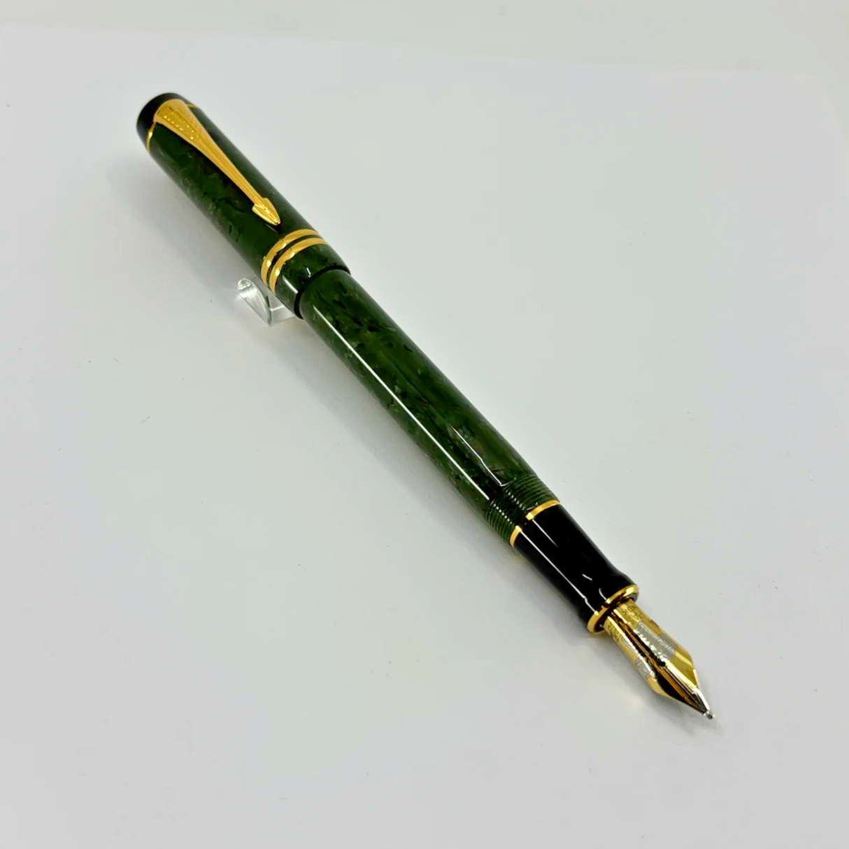 Parker Centennial (Largest Size) Duofold Jade Marble (Grayish Green) Fountain Pen - Broad 18kt Gold Nib