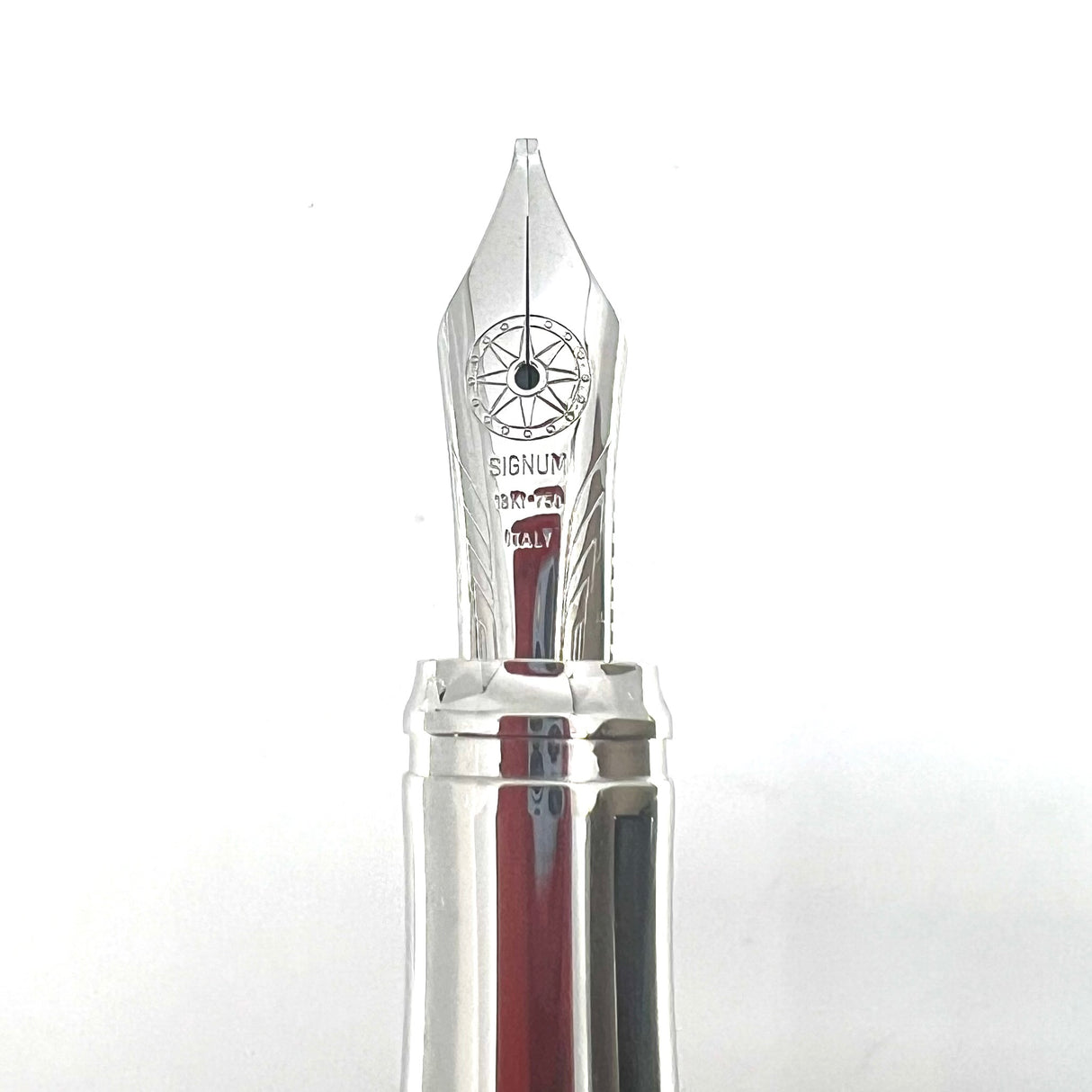 Signum (Italy) Black Facetted Fountain Pen - Broad 18kt Gold Nib
