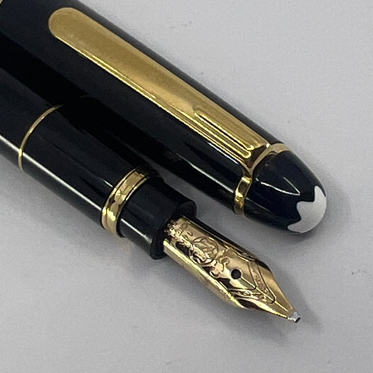 Montblanc Meisterstuck Mozart Black Resin Fountain Pen - Medium 14kt Gold Nib