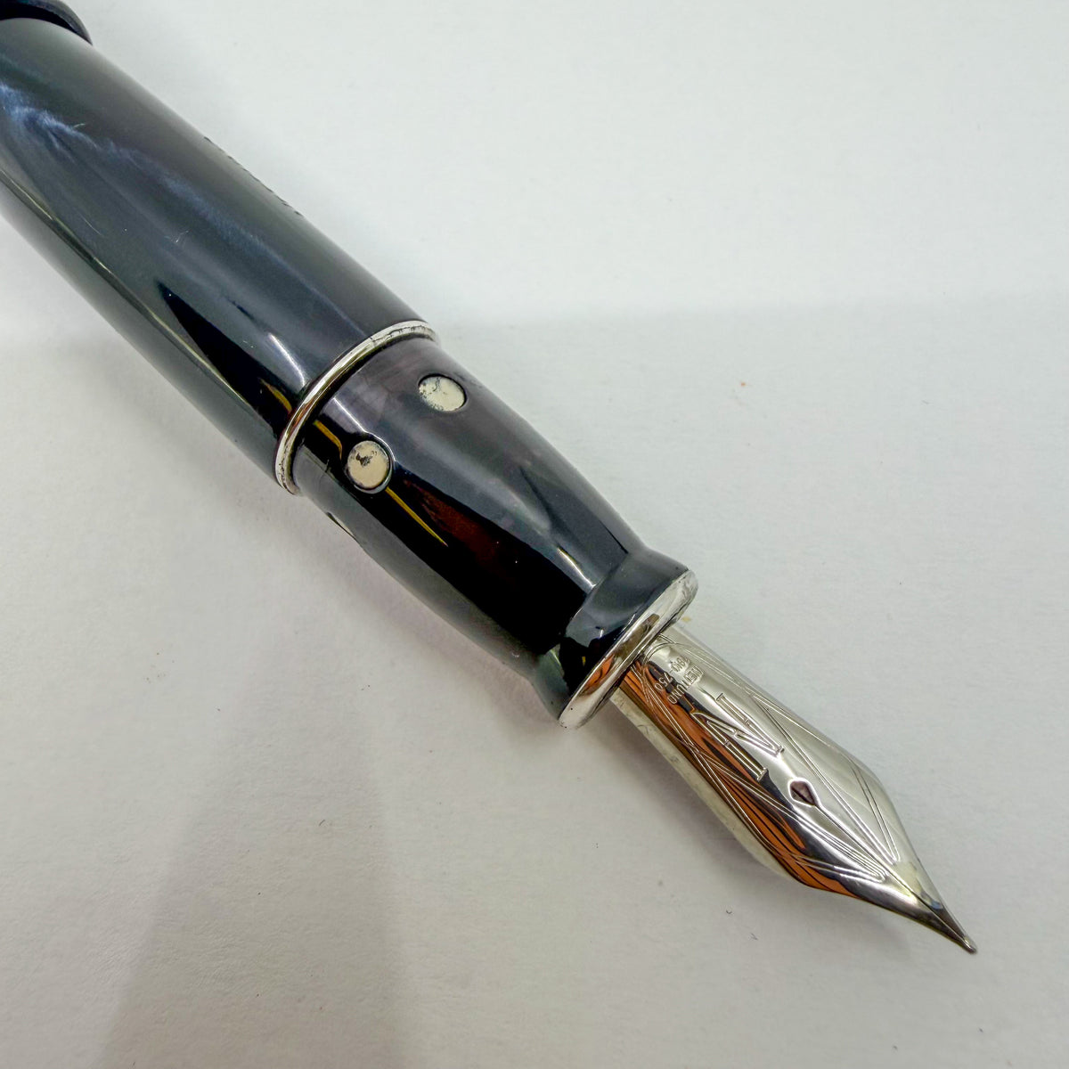 Nettuno (Italy) Trident Lustrous Blue Limited Edition Fountain Pen - Fine 18kt Gold Nib