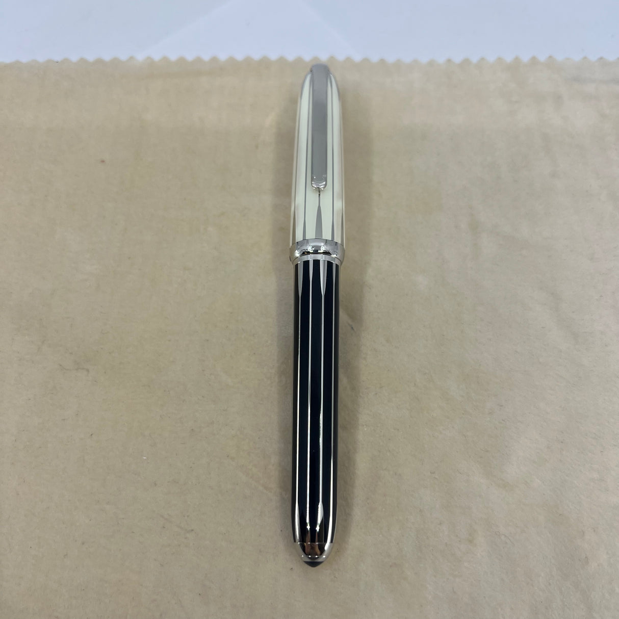 Cartier Backgammon Limited Edition Fountain Pen - Fine 18kt Gold Nib
