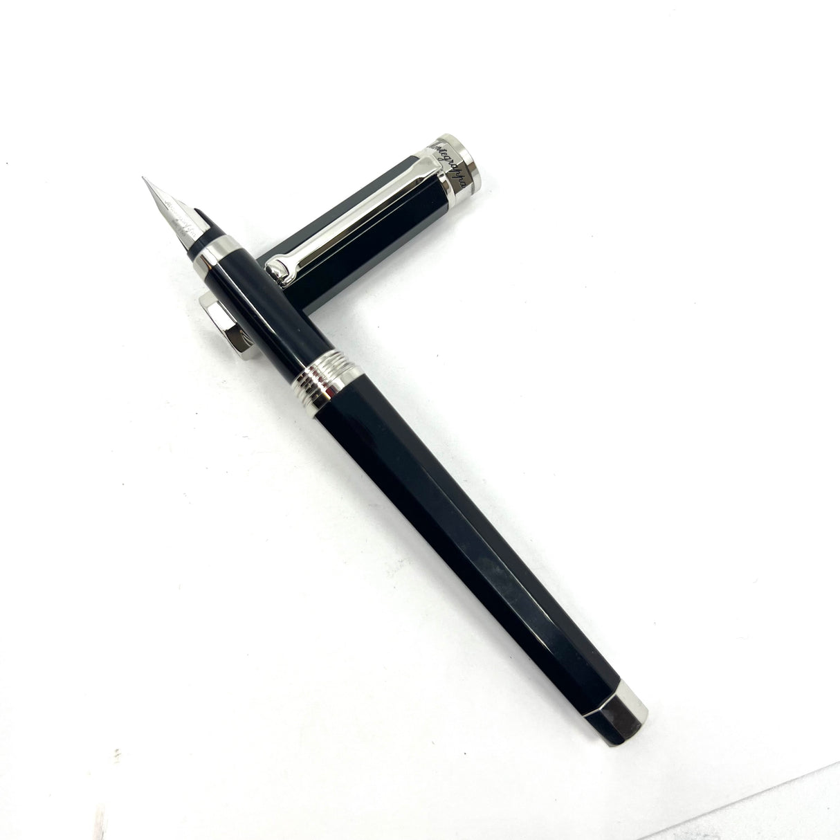Montegrappa Nero Uno Fountain Pen - Smooth Black Facetted Body
