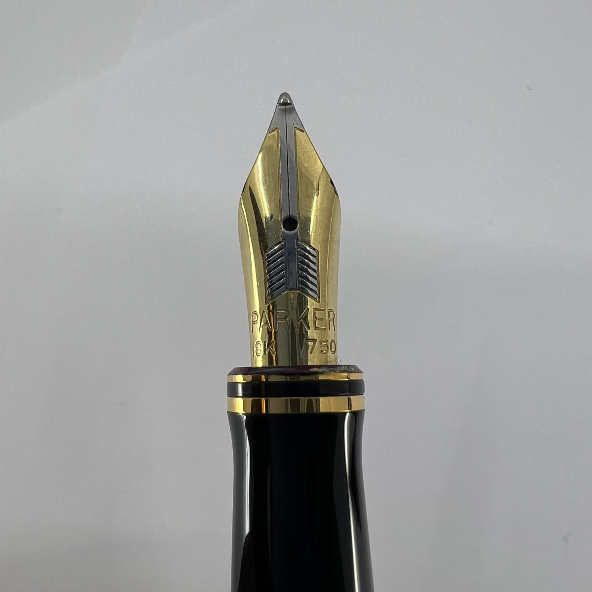 Parker International Duofold Green Marble Fountain Pen - Medium 18kt Gold Nib
