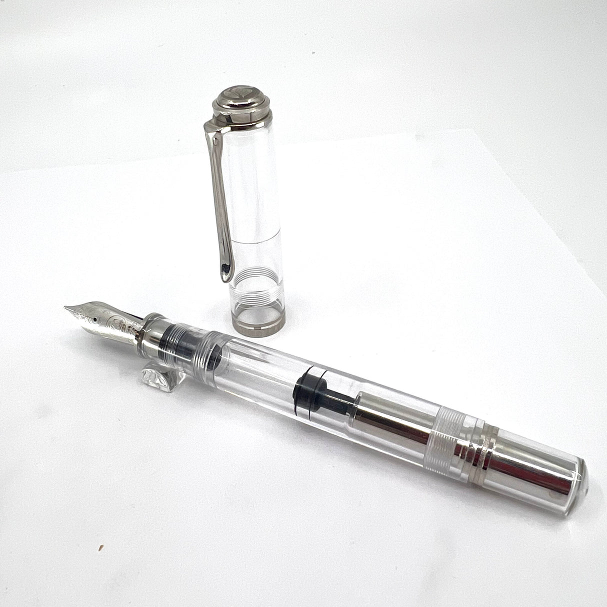 Pelikan M1005 Clear Demonstrator Fountain Pen - Medium 18kt Gold Nib - VERY SOUGHT AFTER!