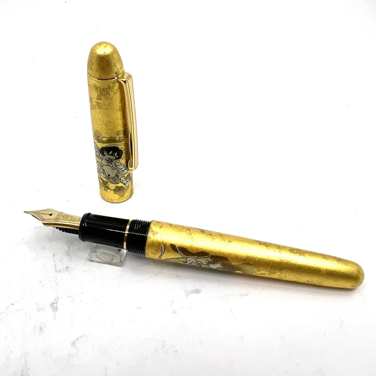 Platinum Gold Leaf Fujin Raijin (Wind God & Thunder God) Fountain Pen