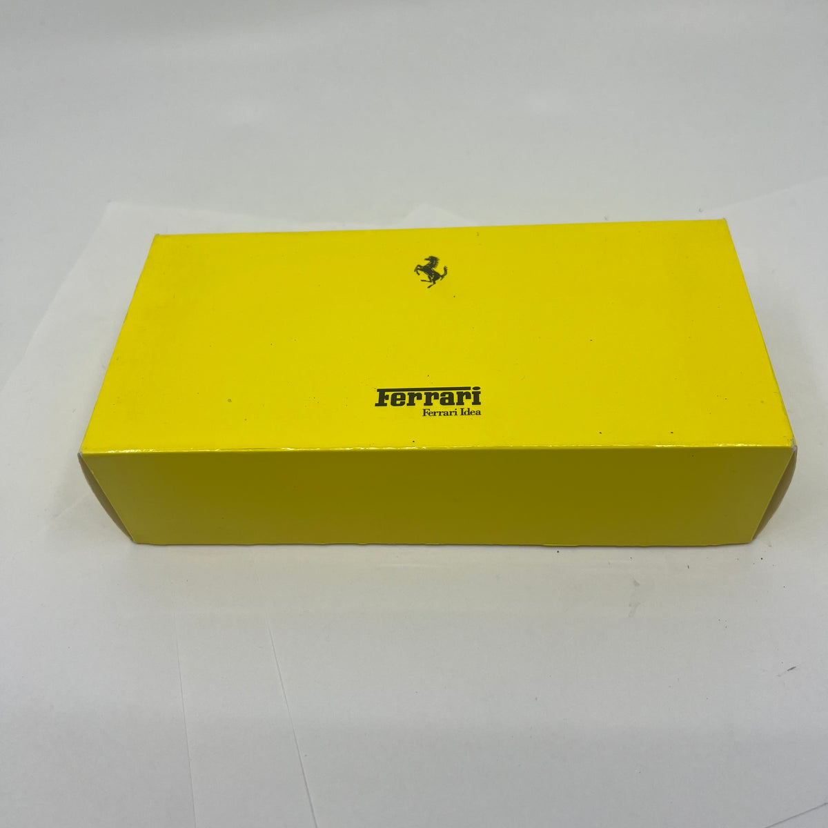 OMAS for Ferrari/1990's - Ferrari Yellow Facetted Paragon Fountain Pen - Medium 18kt Gold Nib