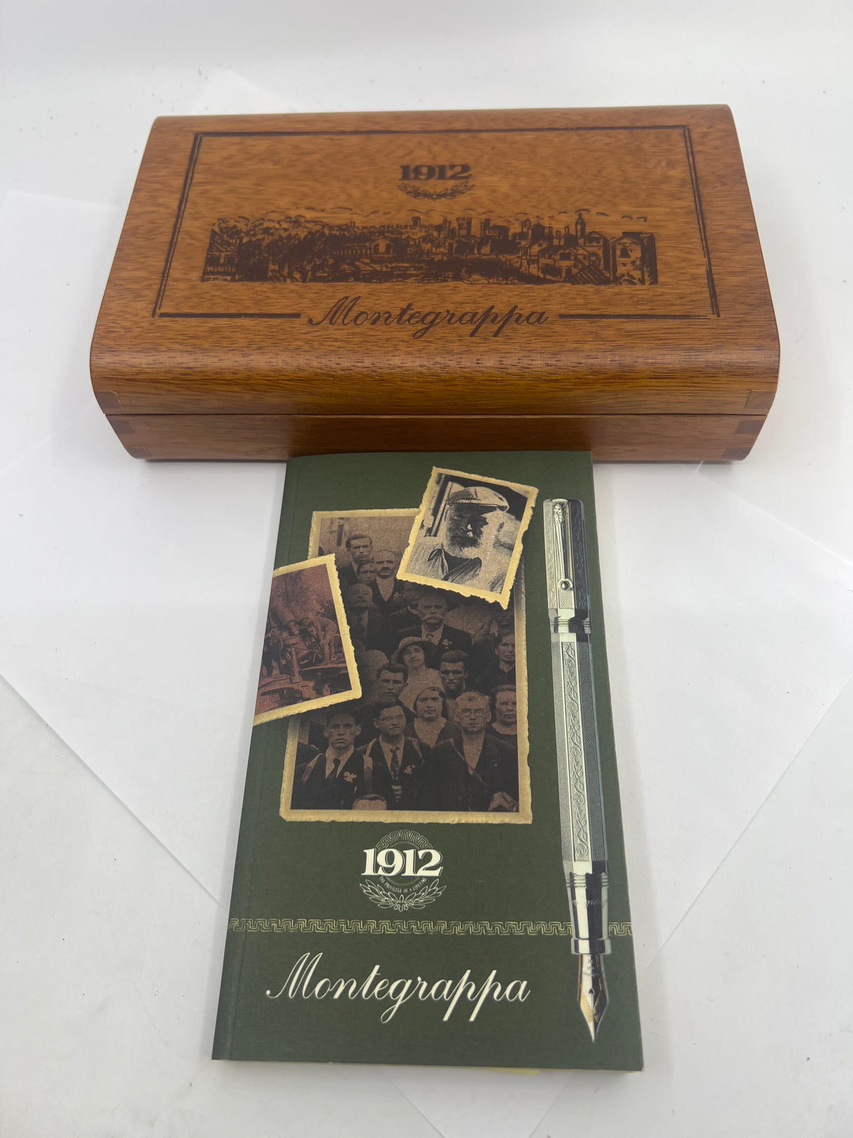 Montegrappa War of the Roses York Special Edition Faceted .925 Sterling Silver Fountain Pen - Fine 18kt Gold Nib