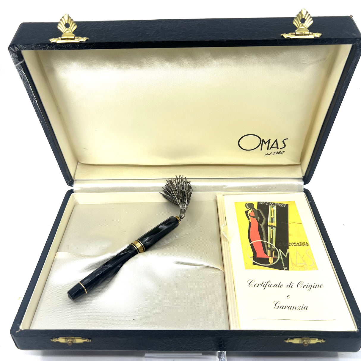 OMAS Princess Paragon Extra Platinum Celluloid Fountain Pen with Tassel - Medium 18kt Gold Nib