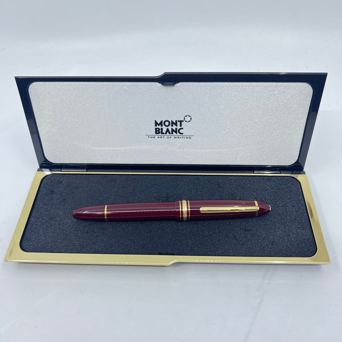 Montblanc Meisterstuck Bordeaux Resin #146 LeGrand Fountain Pen - Medium 14kt Gold Nib