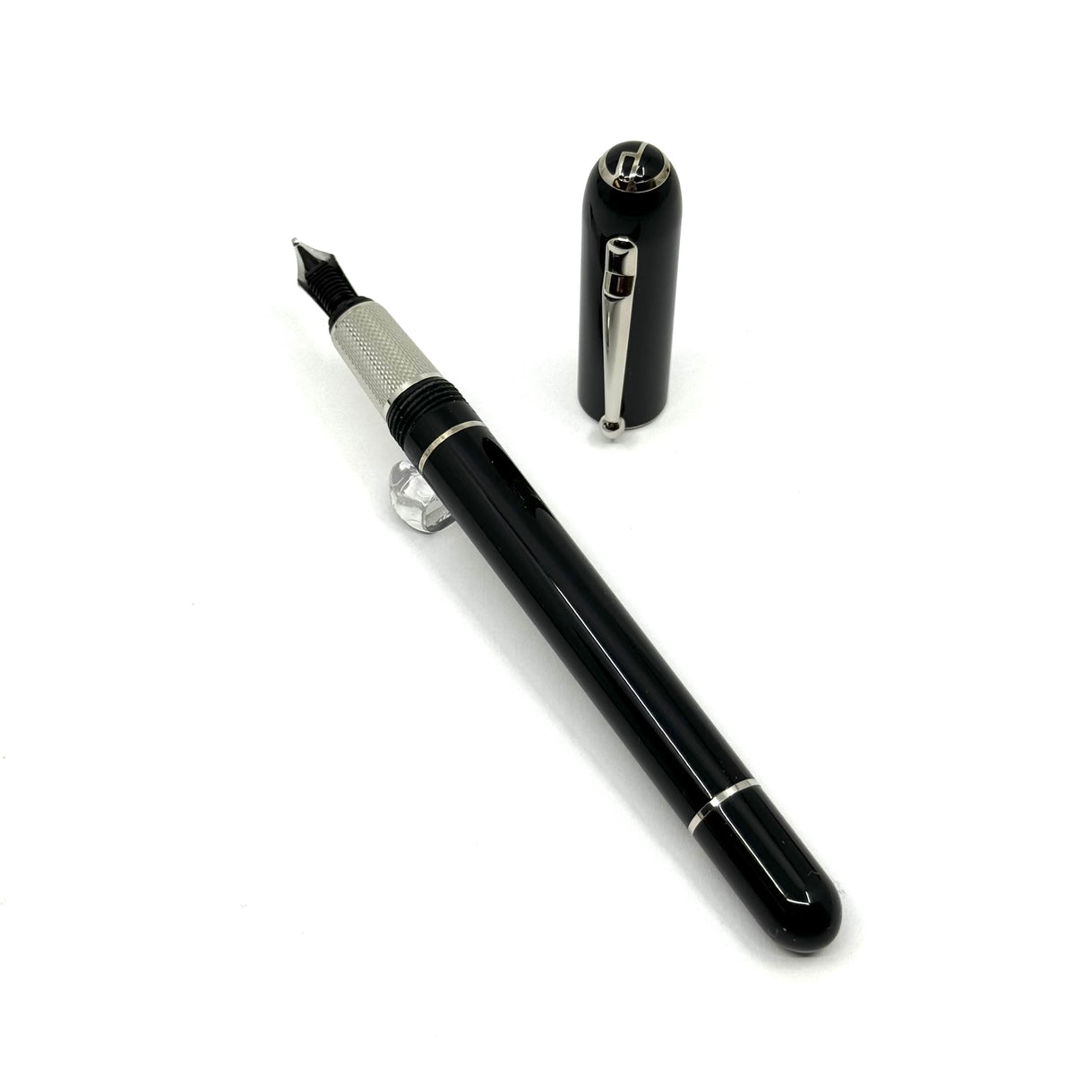 Dunhill Sidecar Black Fountain Pen - Broad 18kt Gold Nib