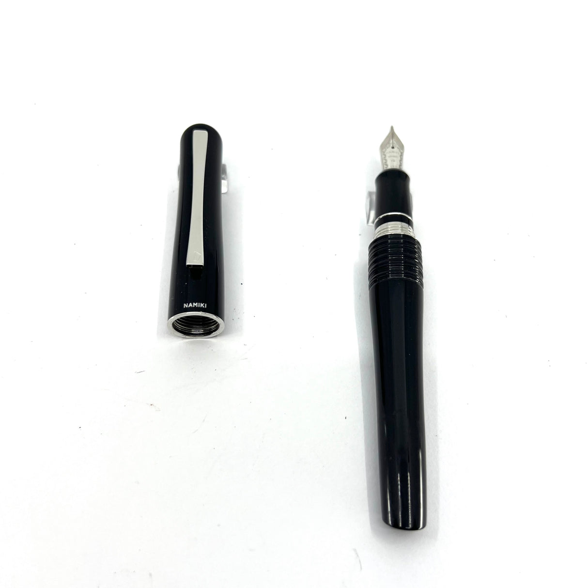 Pilot-Namiki Black Lacquered Bamboo Metal Oversized Fountain Pen - Broad 14kt Gold Nib