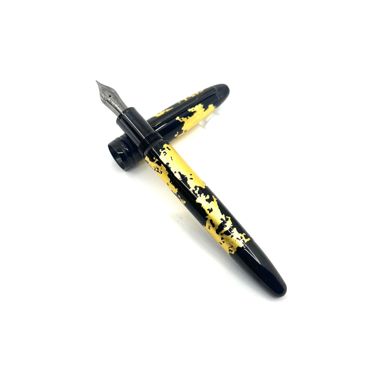 Montblanc Meisterstuck Calligraphy Gold Leaf Solitaire LeGrand Special Edition Fountain Pen - Semi-Flex Fine 18kt Gold Nib