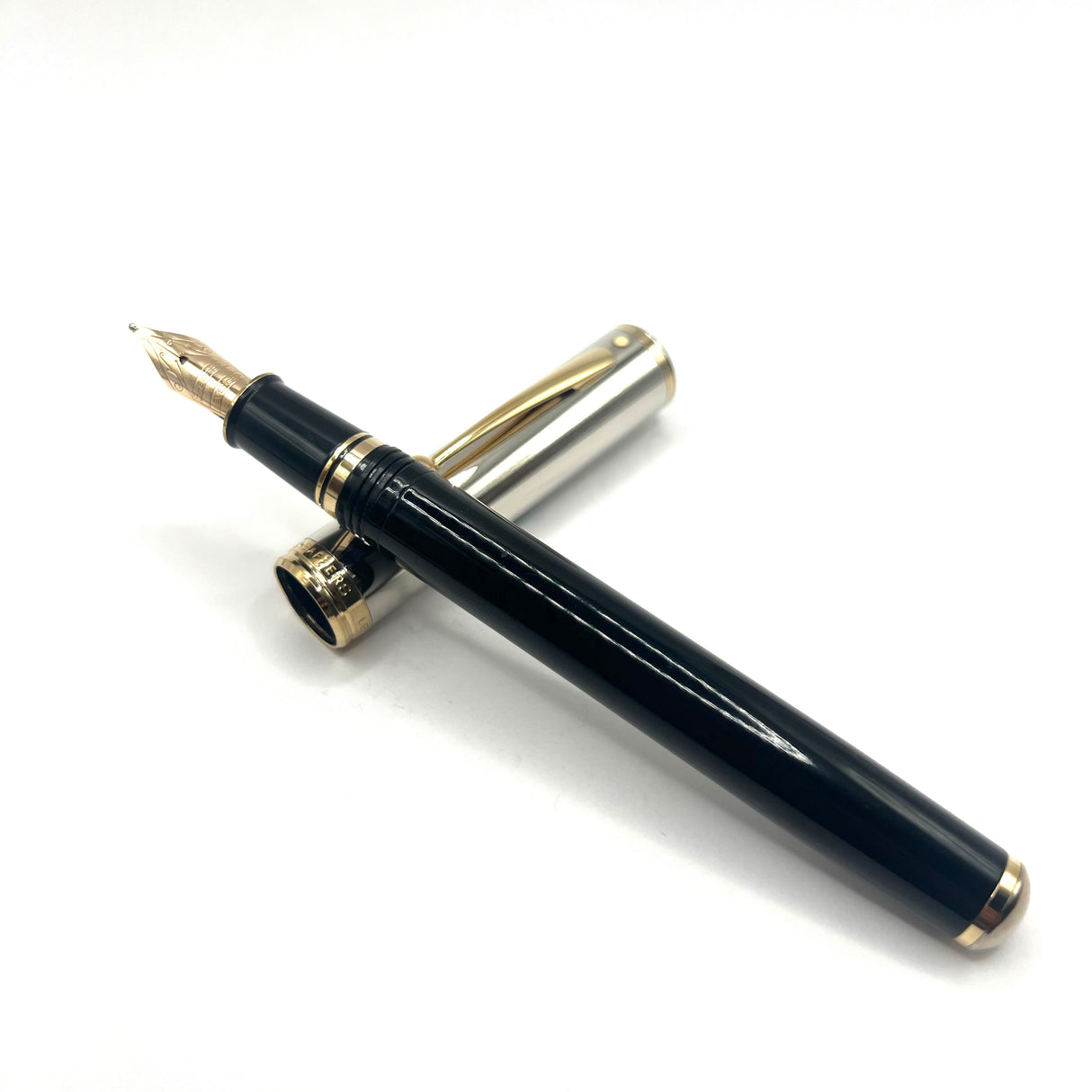 Sheaffer for Levenger Grande Royal Palladium Connaisseur Fountain Pen - Broad 14kt Gold Nib