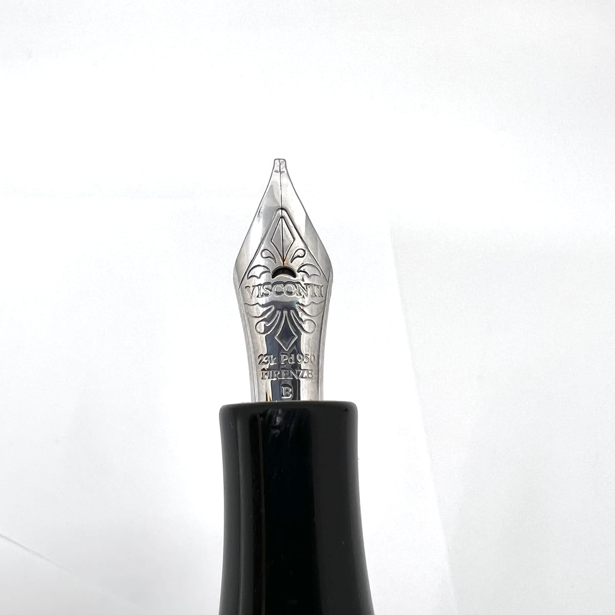 Visconti Black Divina Mid-Size Spiral Fountain Pen - Flexible Broad 23K Palladium Nib