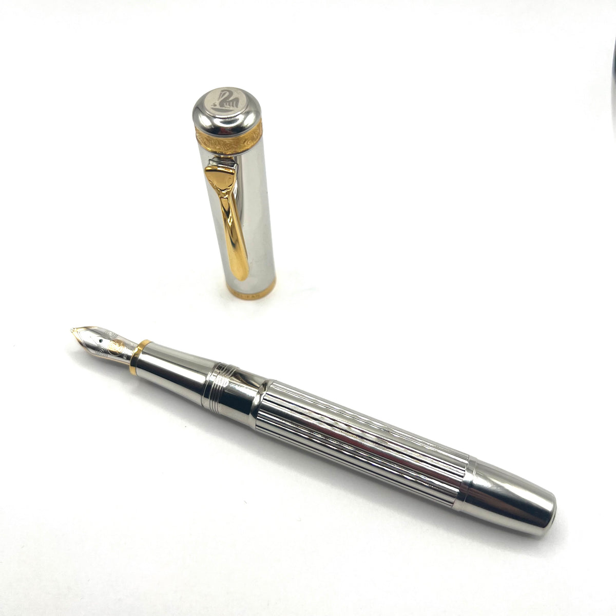 Pelikan M7000 Majesty Sterling Silver Fountain Pen - Broad 18kt Gold Nib
