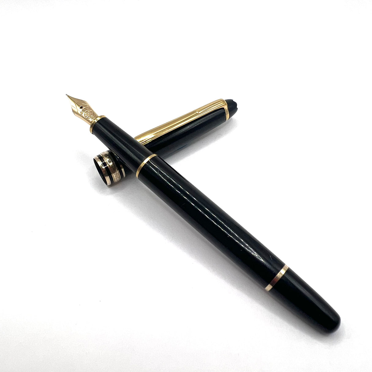Montblanc Meisterstuck Classique #144 Black Resin Fountain Pen- Fine 14kt Gold Nib