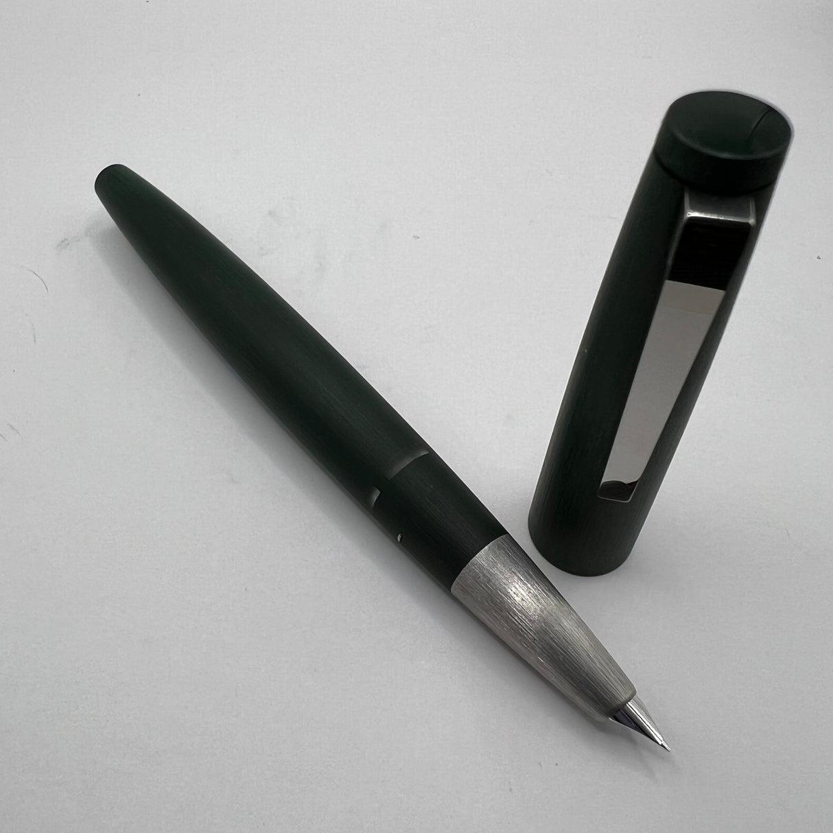 Lamy #2000 "Pine" Limited Edition - Brushed Dark Green Polycarbonate Fountain Pen - Fine 14kt Gold Nib