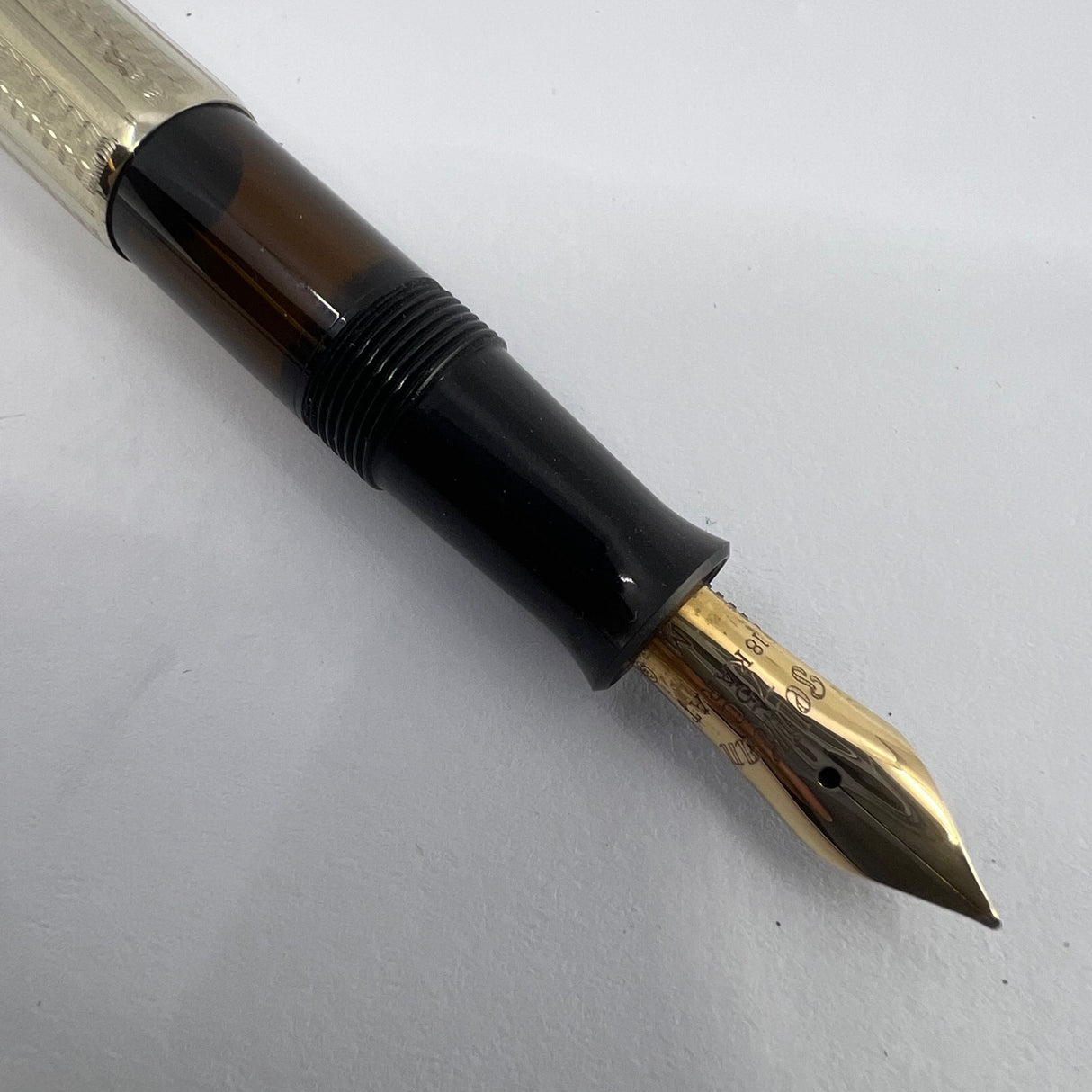 Pelikan "White Gold" (1931 Originals of their Time) Limited Edition Fountain Pen - Medium 18kt Gold Nib