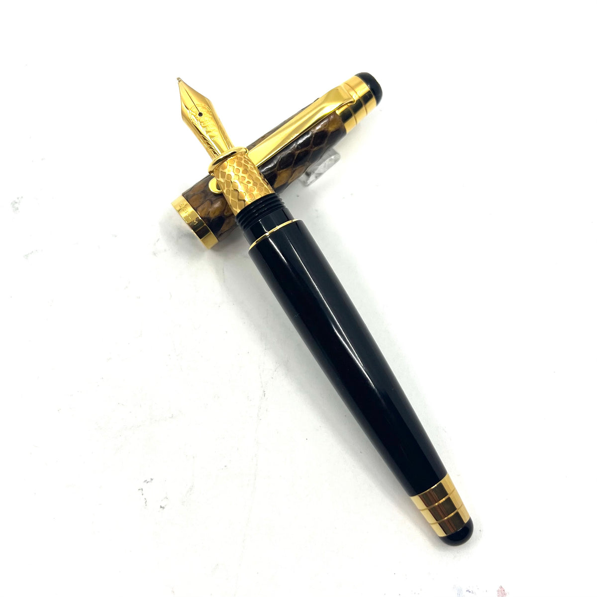 Signum (Italy) Black/Cocoa Python Skin Fountain Pen