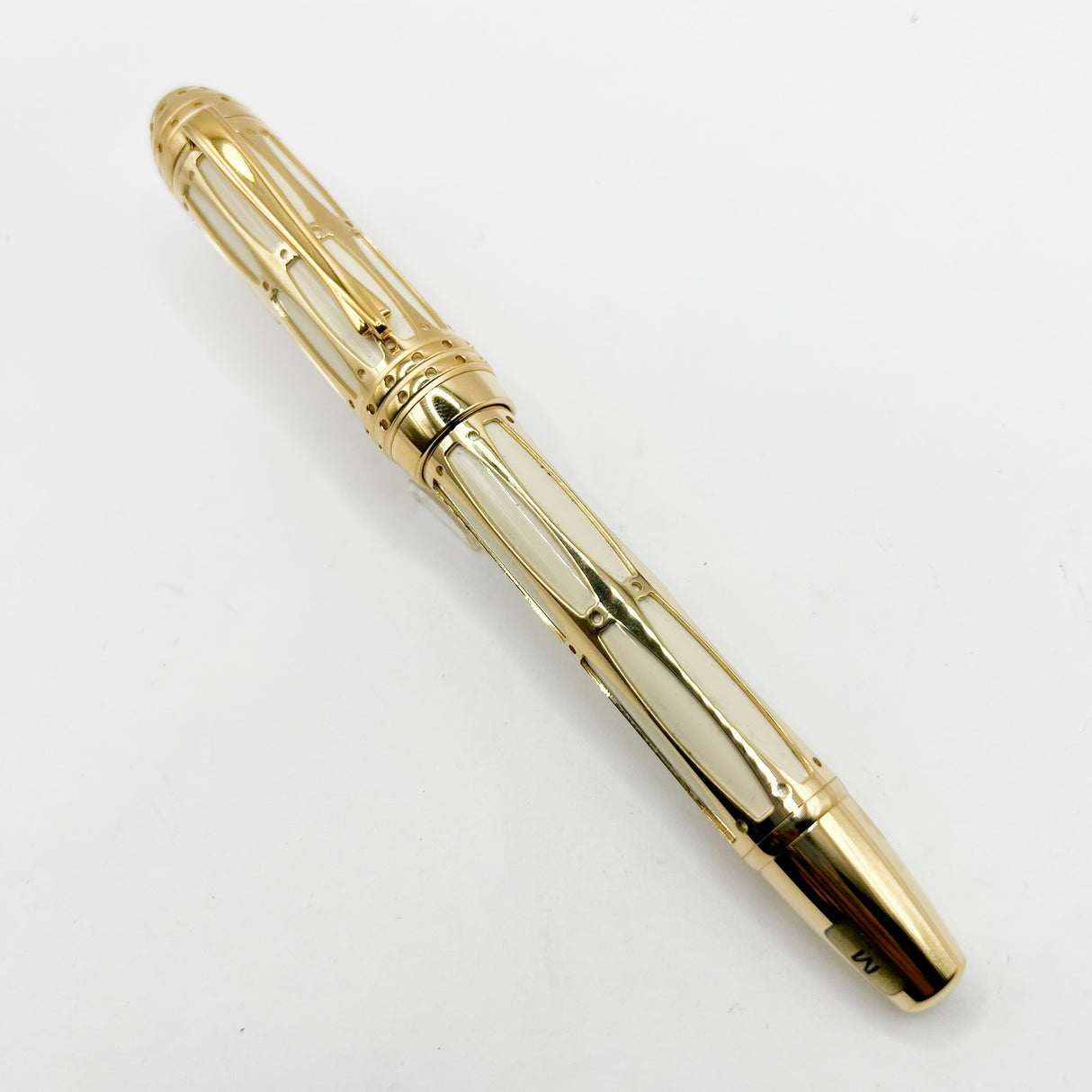 Montblanc Pope Julius Patron Of The Arts Limited Edition Fountain Pen - Medium 18kt Gold Nib