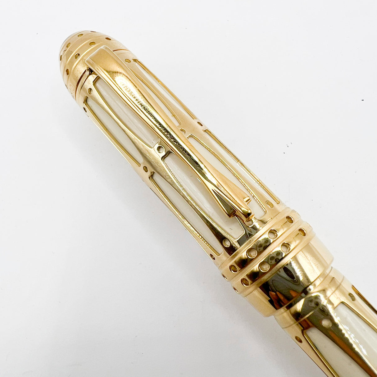 Montblanc Pope Julius Patron Of The Arts Limited Edition Fountain Pen - Medium 18kt Gold Nib