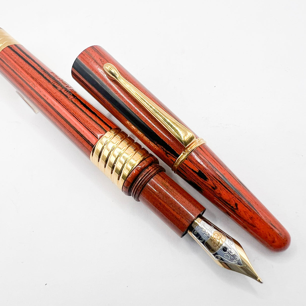 Bexley Woodgrain Ebonite Taper Cap Fountain Pen Limited Edition on behalf of Pen Collectors of America - Fine 18kt Gold Nib