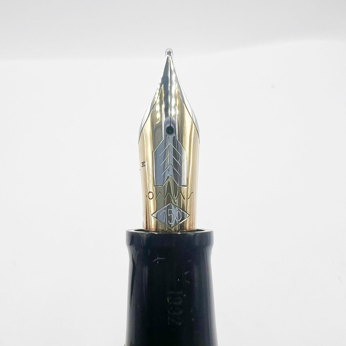 OMAS Cristoforo Colombo II Briar Wood Senior Paragon Fountain Pen - Medium 18kt Gold Nib