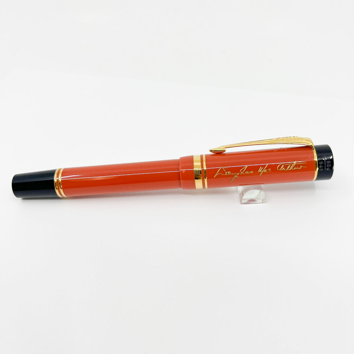 Parker Duofold Douglas MacArthur Centennial (Largest Size) Limited Edition Fountain Pen - Fine 18kt Gold Nib
