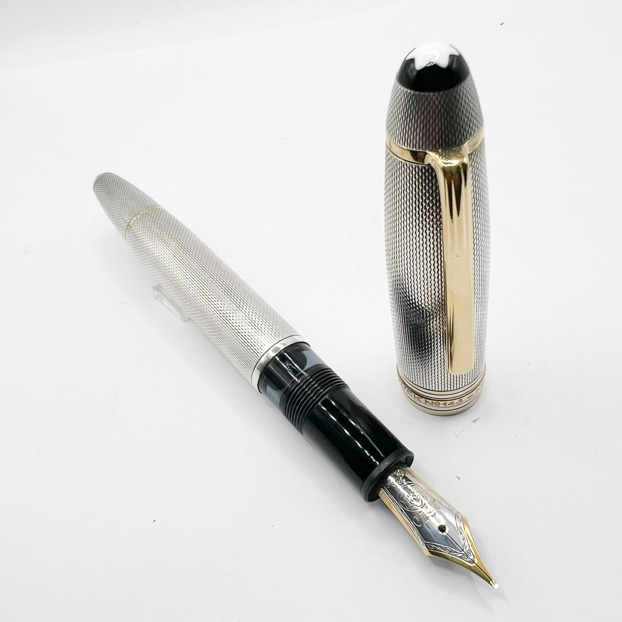 Montblanc Meisterstück Solitaire LeGrand Barleycorn Sterling Silver #146S Fountain Pen - Flexible Fine 18kt Gold Nib