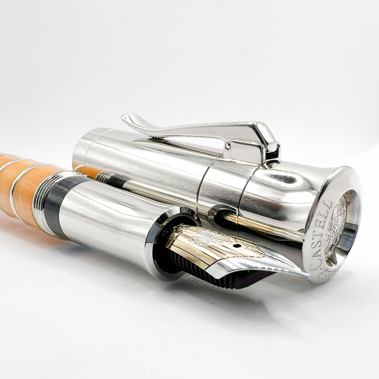 Graf von Faber-Castell "Amber" Pen of the Year 2004 - Medium 18kt Gold Nib - Very Desirable!!