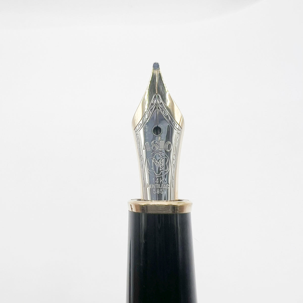 Montblanc Classique #144 Black Resin Fountain Pen - Medium 14kt Gold Nib