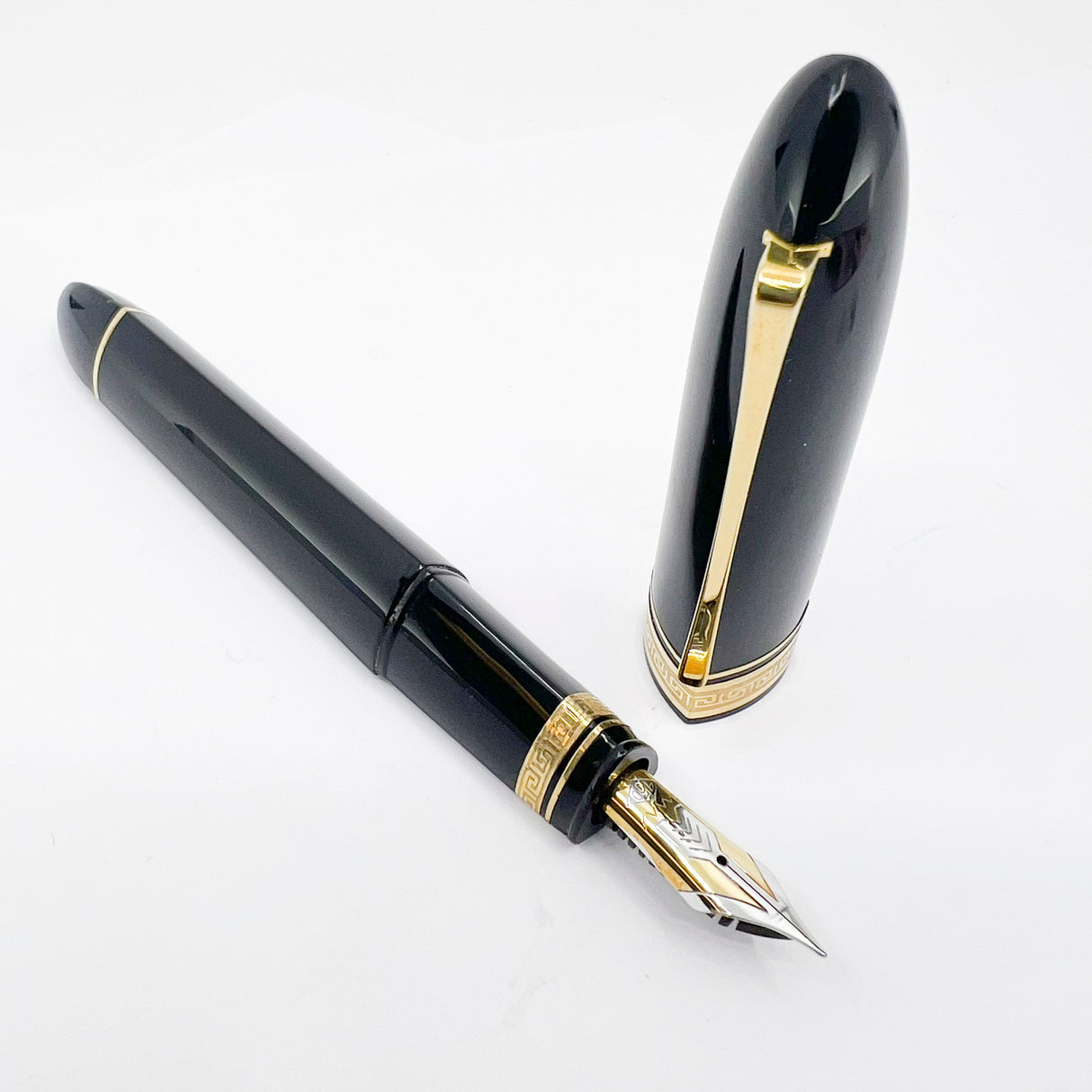 OMAS Blue/Black #360 Oversized Triangulated Fountain Pen - Fine 18kt Gold Nib